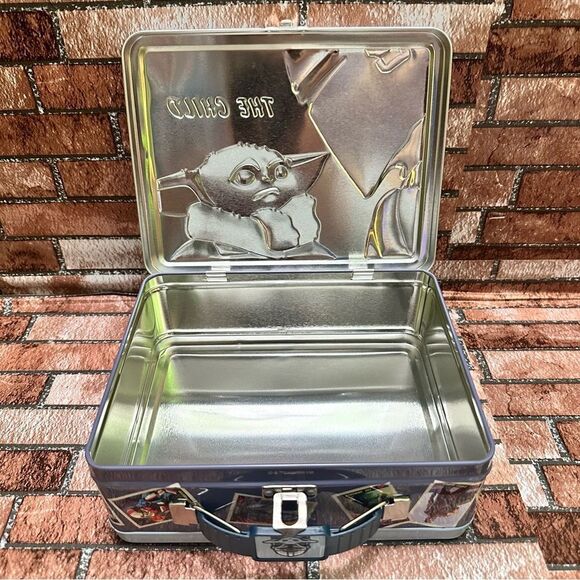 Star Wars Tin Box Mandalorian The Child Baby Yoda - Picture 10 of 12